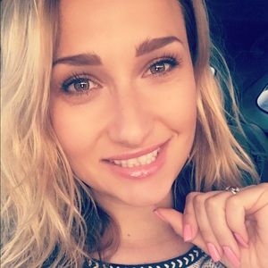 Meet your Posher, Lena